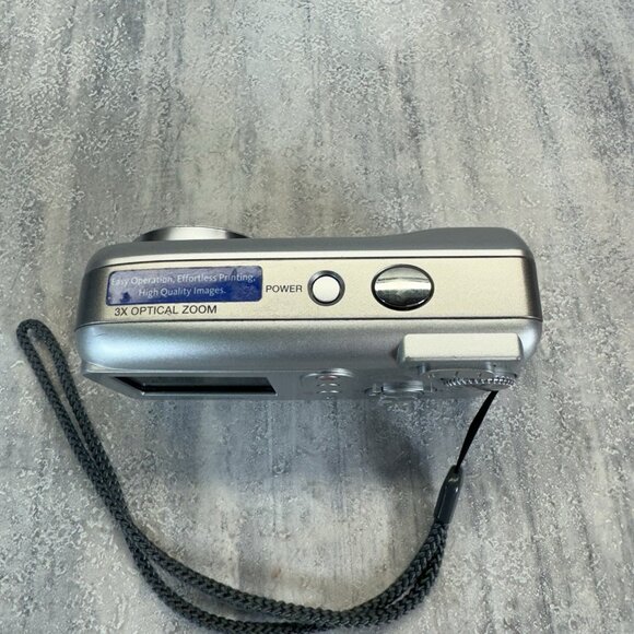 Olympus FE-120 Silver 6.0MP digital compact camera Blurry Screen - Picture 3 of 7